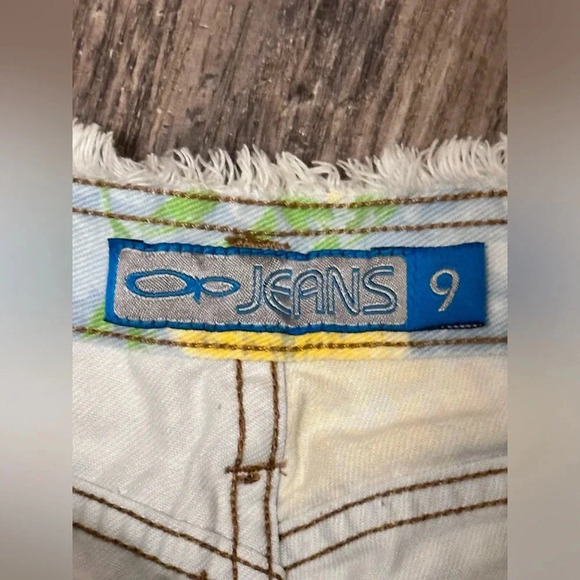 OP. Capri Jeans Juniors Size 9 - Picture 5 of 6